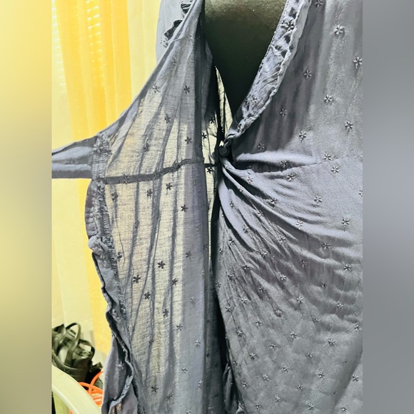 Old navy eyelet dress - Picture 2 of 3